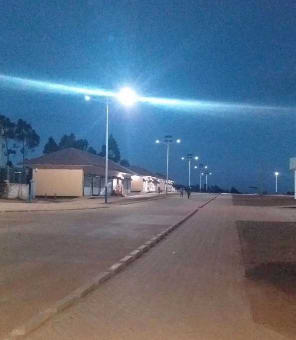 湖州市非洲科特迪瓦太阳能路灯工程